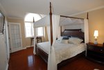 Master with king bed, ensuite with Jacuzzi, walk in closet, 32' flat TV