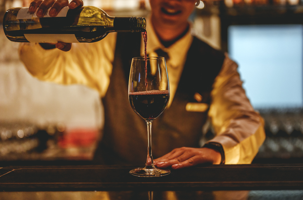 Complimentary Evening Reception including two alcoholic drinks