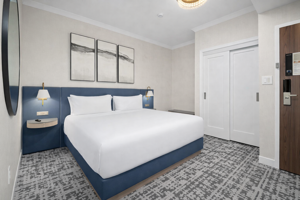 2 King Beds American & Niagara Falls View view 1.