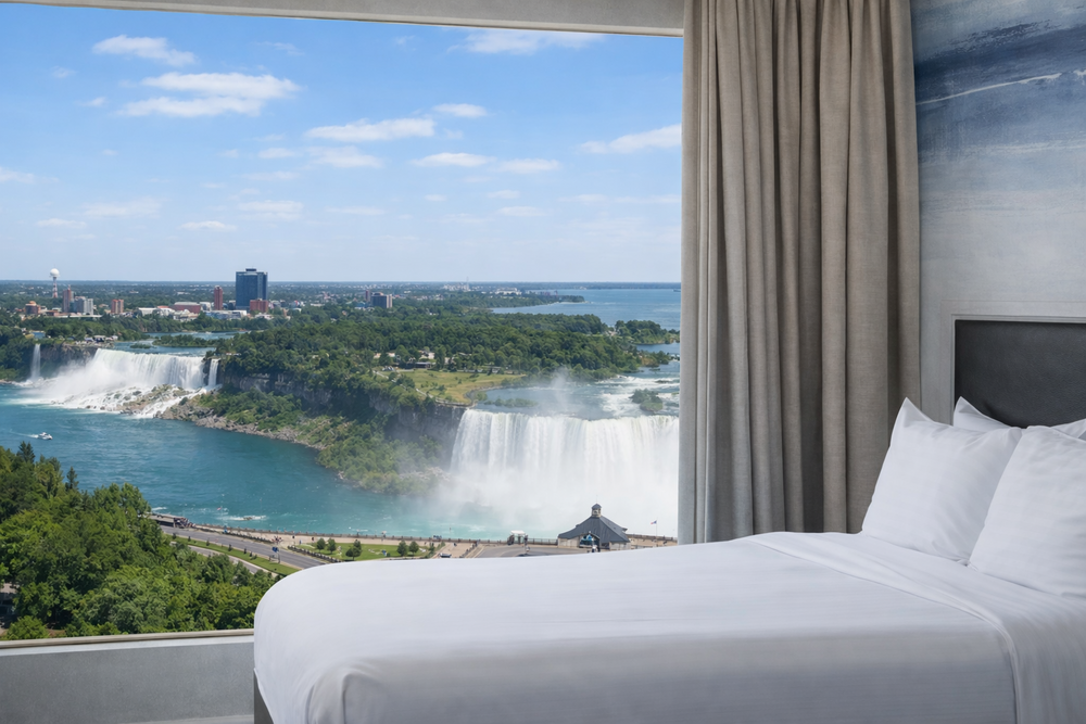 Premium whirlpool Fallsview suite.