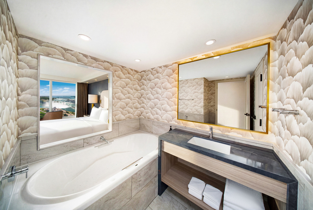 The Vista | Premium Fallsview Suite | Six Beds | Two Bathrooms view 1.