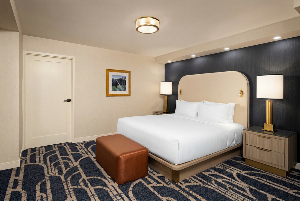 Fallsview Suite | Two King Beds | Two Bathrooms view 1.