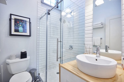 Theswanbathroom