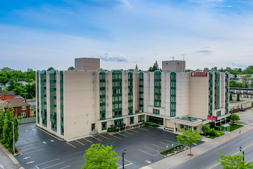 Ramada by Wyndham Niagara Falls Near the Falls - Sleep Cheap 2025